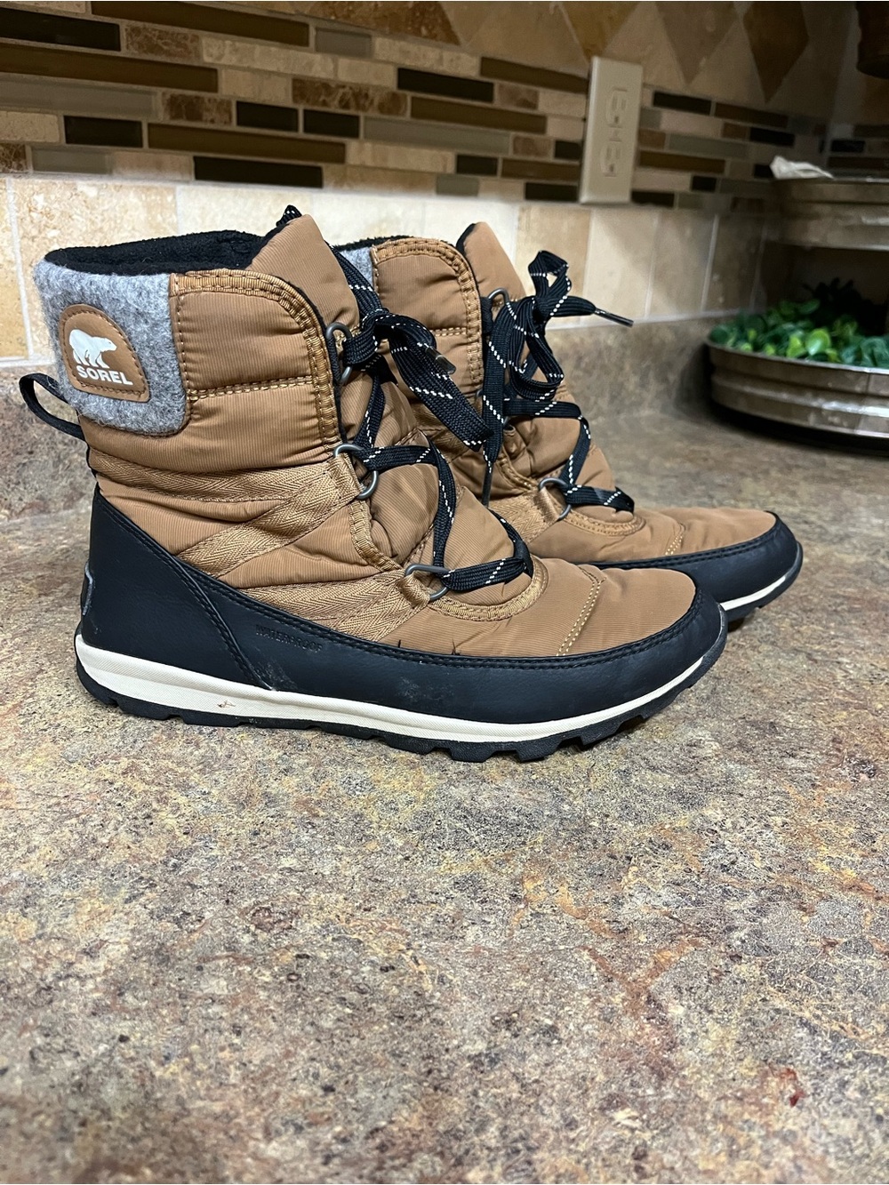 SOREL Whitney Short Lace Waterproof Snow Boots Elk Brown Women’s 7.5 Winter Ski